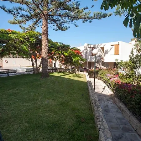 Modern 2 Bed Penthouse Americas Centre Of Town With A Pool And Ocean Views Appartement Playa de las Américas