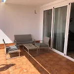 Modern 2 Bed Penthouse Americas Centre Of Town With A Pool And Ocean Views Apartman *