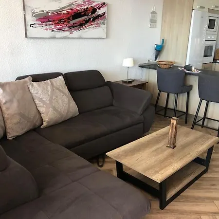 Modern 2 Bed Penthouse Americas Centre Of Town With A Pool And Ocean Views Apartmán