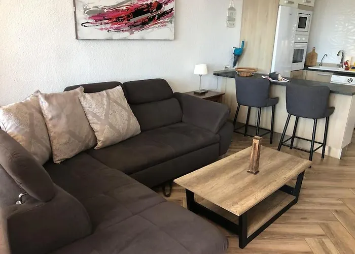 Modern 2 Bed Penthouse Americas Centre Of Town With A Pool And Ocean Views 公寓