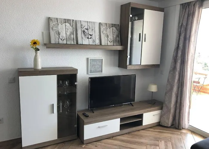 Modern 2 Bed Penthouse Americas Centre Of Town With A Pool And Ocean Views