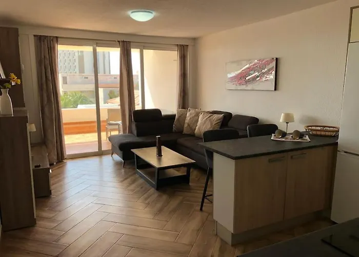 Lägenhet Modern 2 Bed Penthouse Americas Centre Of Town With A Pool And Ocean Views Playa de las Americas (Tenerife)