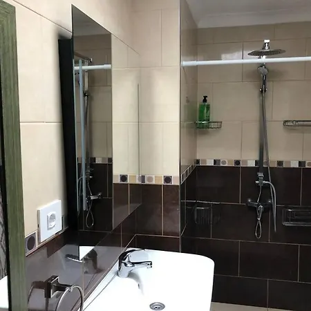 Modern 2 Bed Penthouse Americas Centre Of Town With A Pool And Ocean Views *