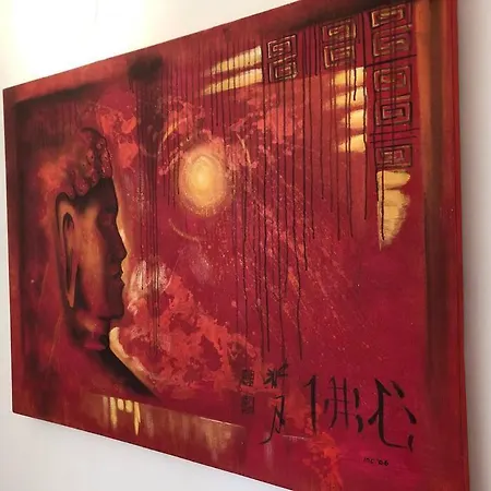 Modern 2 Bed Penthouse Americas Centre Of Town With A Pool And Ocean Views *