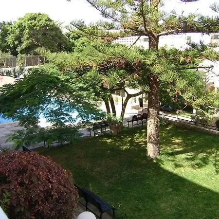 Modern 2 Bed Penthouse Americas Centre Of Town With A Pool And Ocean Views Playa de las Americas (Tenerife)