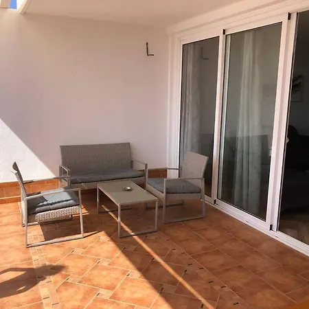 Modern 2 Bed Penthouse Americas Centre Of Town With A Pool And Ocean Views Appartement *