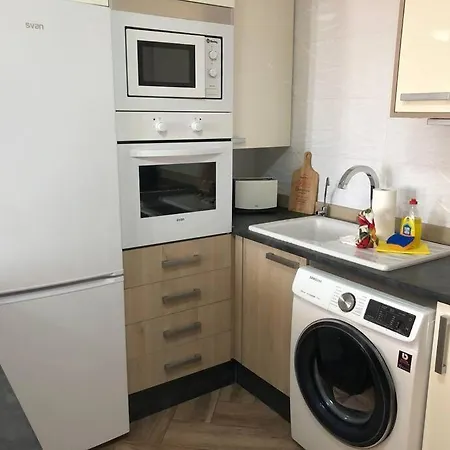 Modern 2 Bed Penthouse Americas Centre Of Town With A Pool And Ocean Views Playa de las Americas (Tenerife)