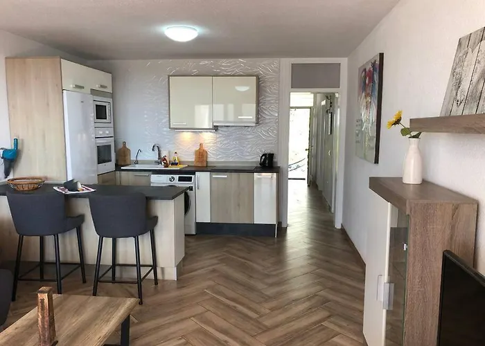 Apartmán Modern 2 Bed Penthouse Americas Centre Of Town With A Pool And Ocean Views *