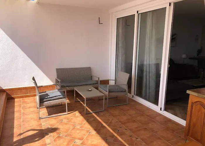 Modern 2 Bed Penthouse Americas Centre Of Town With A Pool And Ocean Views Apartmán *