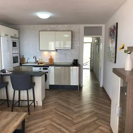 Apartament Modern 2 Bed Penthouse Americas Centre Of Town With A Pool And Ocean Views *