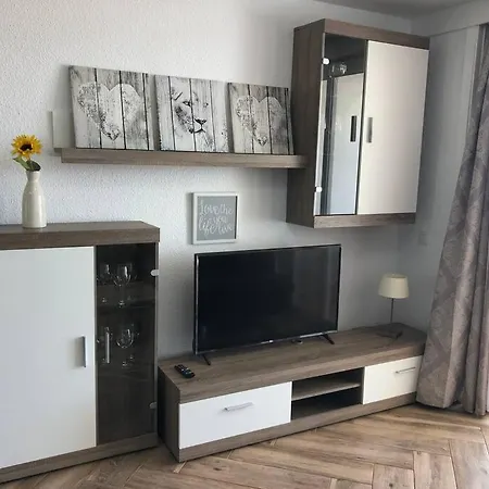 Modern 2 Bed Penthouse Americas Centre Of Town With A Pool And Ocean Views
