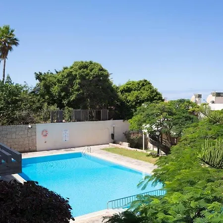 Modern 2 Bed Penthouse Americas Centre Of Town With A Pool And Ocean Views Playa de las Americas (Tenerife)