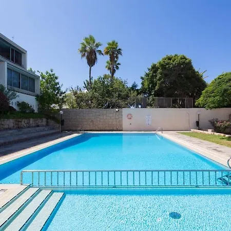 Modern 2 Bed Penthouse Americas Centre Of Town With A Pool And Ocean Views *