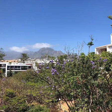 Modern 2 Bed Penthouse Americas Centre Of Town With A Pool And Ocean Views Playa de las Americas (Tenerife)